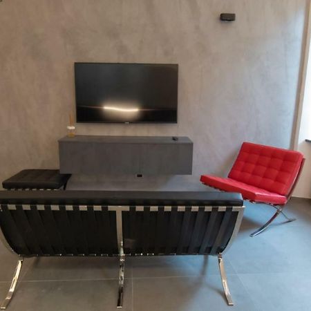 Banksy - Arte In Centro Citta Daire Parma Dış mekan fotoğraf