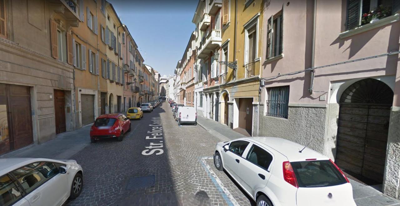 Banksy - Arte In Centro Citta Daire Parma Dış mekan fotoğraf