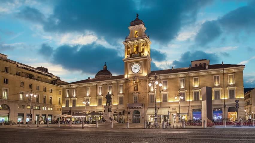 Banksy - Arte In Centro Citta Daire Parma Dış mekan fotoğraf